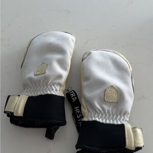 Hestra White and Black Mittens size 6